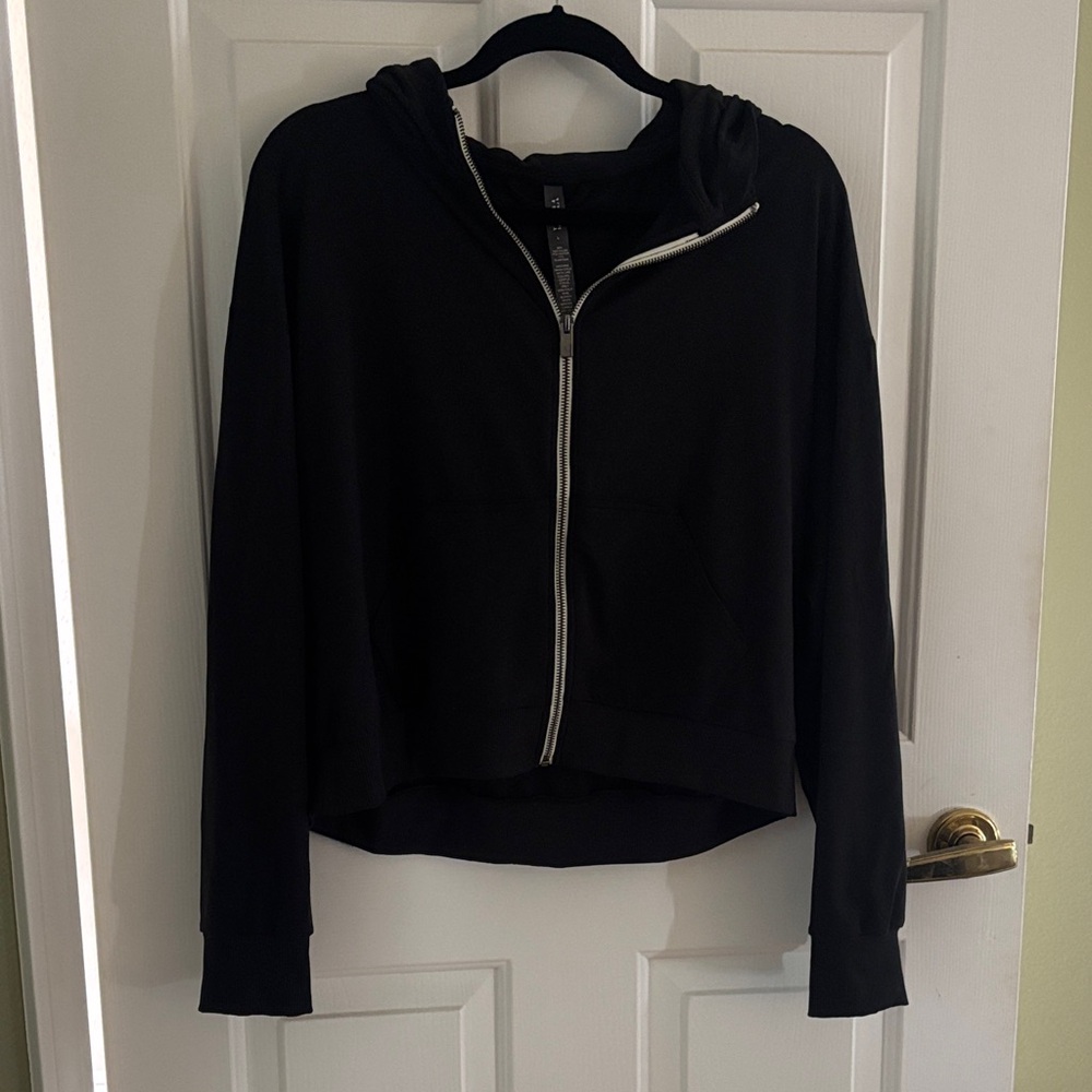 NEW NWT Vuori WOMEN'S HALO MODERN FULL ZIP HOODIE - TRUE BLACK large